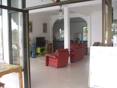 LIVING ROOM 1.jpg