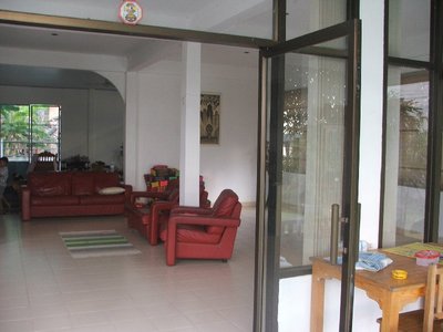 LIVING ROOM.jpg